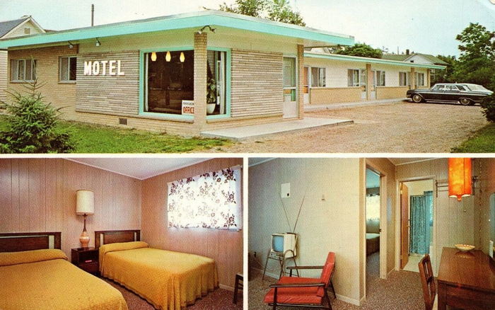 Binghams Parkview Motel - Vintage Postcard